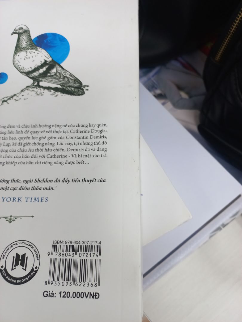 Sách giao bìa vàng. thất vọng