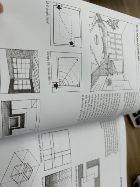 - Bìa mềm , chỉ vài trang là giấy bóng có màu còn lại là giấy nhám in trắng đen nên mình đánh giá là giá khá cao hơn so với sách mình nhận được! 
- Cảm ơn Shop, Tiki & đội ngũ Shipper