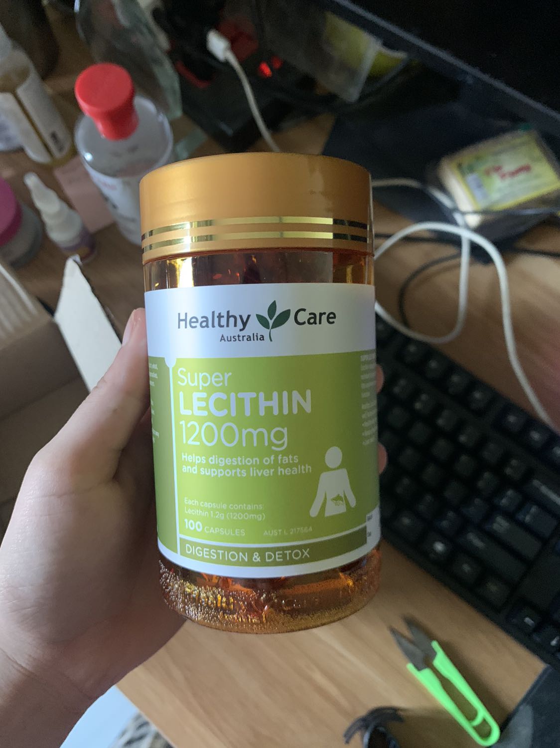 Đóng gói cẩn thận, chống sốc chắc chắn 
Hộp khá to so với tưởng tượng, check được mã, hạn đến 2035 
Hi vọng dùng hợp với mình, mình năm nay 25t, uống lần đầu