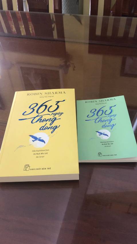 Tác giả của những quyển sách bán chạy "Nhà lãnh đạo không chức danh", "Đời ngắn đừng ngủ dài", "Điều vĩ đại giữa đời thường", "Ai sẽ khóc khi bạn lìa xa" tiếp tục chia sẻ với bạn đọc những câu nói, nhưng lời khuyên, những câu chuyện đầy cảm hứng để giúp bạn đọc sống trọn vẹn, sống thong dong 365 ngày.
Quyển sách được trình bày theo 365 ngày, mỗi tháng là một nội dung để phát triển bản thân, tìm ý nghĩa cuộc sống; mỗi ngày là những lời truyền cảm hứng để sống trọn vẹn, từng ngày một. Quyển sách sẽ là người bạn, là mỏ neo, để giúp bạn đọc hiểu mình, sống cuộc đời mình mong muốn, theo các trọn vẹn nhất, thong dong nhất.