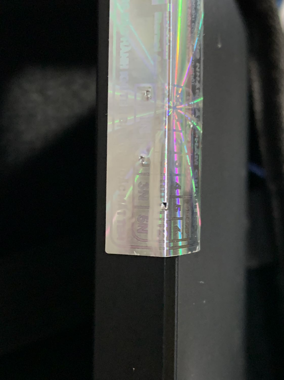 Hàng mua của Tiki Trading và thực hiện giao bởi Tiki Logistic với sự tin tưởng về chất lượng và sự đúng hạn mà giao trễ hạn 2 lần. Lỡ mấy việc của khách, mình phải tìm cách khác xoay sở. Một trải nghiệm quá tệ cho sản phẩm, dịch vụ cung cấp bởi Tiki Trading.
Hơn nữa, thiết bị mua vào giữa tháng 12 nhưng tem bảo hành đánh dấu từ T11/2021.