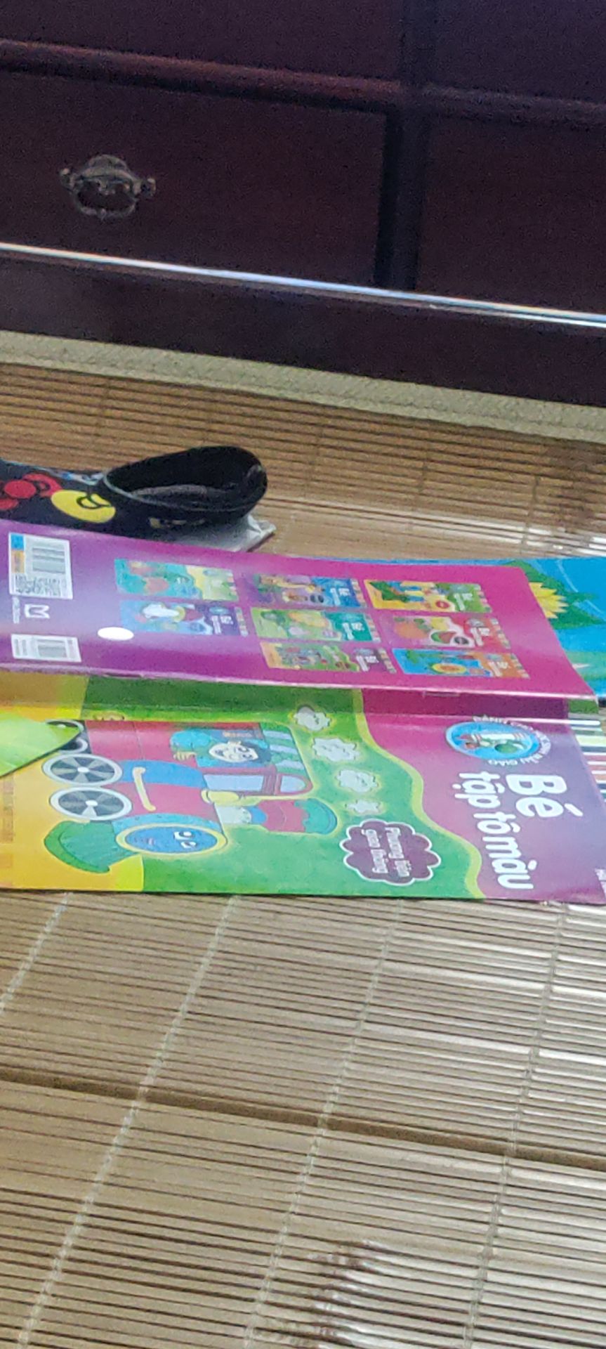 sách đẹp. bé rất thích