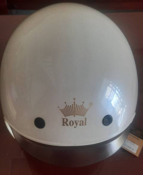 Nón đẹp, kính che giấu được, hạn chế bị trầy xước khi sử dụng