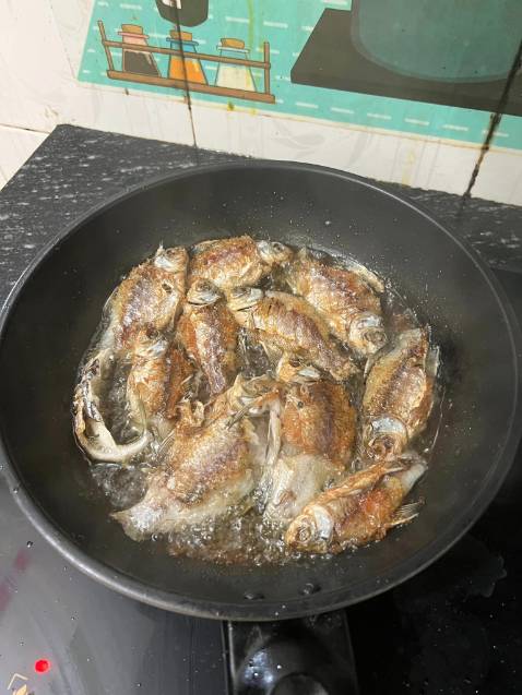 Giao hàng nhanh chất lượng chưa dùng nên chưa biết. Đóng gói sản phẩm chắc chắn. Giá thành rẻ hơn nhà khác nên đc nhiều ng mua