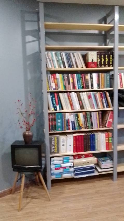 Nói chung là ưng ý với sách mua ở tiki nên không có gì để than phiền cả :)))