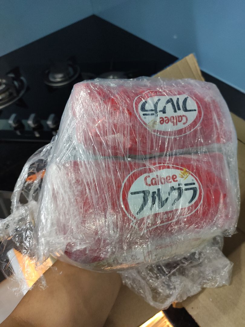 lần đầu tiên mua ở tiki mà bị thế này. Định để ăn hết bì cũ mới khui hàng nên mua cả tháng rồi hôm nay mới khui. Mua combo 3 gói thì gửi đúng 2 gói. Trong khi mỗi gói cả gần 200k