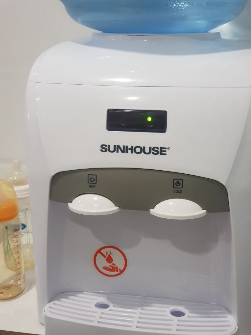 Khẩu đóng gói vận chuyển hàng ổn👍
Hiệu năng thì xem sét nhu cầu cá nhân của bn - máy hđộng cũng ổn thôi (tuy nhu cầu mỗi người ) ,chế độ nóng thì còn tạm được - chế lạnh thì thôi vậy cho đủ chức năng nóng lạnh chỉ mát mát như nước lọc bt có thể hơn ít .