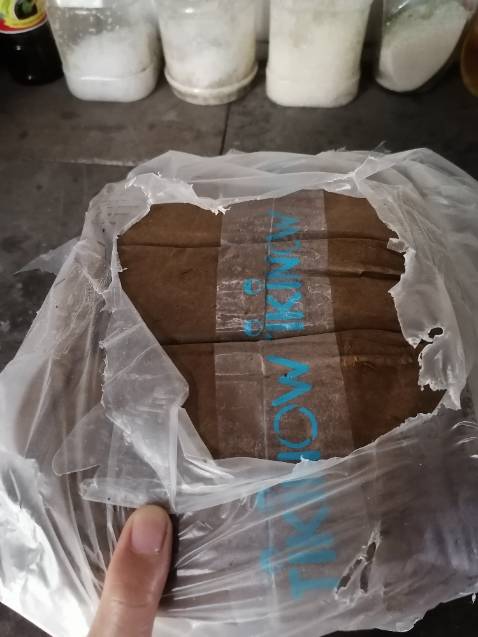 Bia thì ok mà quà khuyến mãi thêm 6 *** coca zero sugar bên VTP quăng vật bể hết 1 ***, rồi họ lấy ny*** gói thêm 1 lớp bên ngoài, bỏ vô hộp sữa Abbott làm ăn chả ra gì.