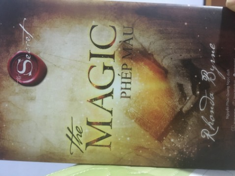 Cảm ơn cô Rhonda Byrne đã viết nên cuốn sách thật tuyệt diệu. Nó như cỗ máy đưa tôi đến một vùng đất hoàn toàn mới, ở đó giúp tôi khám phá ra được nhiều thứ rất thú vị; áp dụng được và cải thiện cuộc sống của cá nhân tôi và những người xung quanh tôi một cách tốt đẹp và diệu kỳ. Cảm ơn cô Rhonda Byrne đã viết nên cuốn sách thật tuyệt diệu. Nó như cỗ máy đưa tôi đến một vùng đất hoàn toàn mới, ở đó giúp tôi khám phá ra được nhiều thứ rất thú vị; áp dụng được và cải thiện cuộc sống của cá nhân tôi và những người xung quanh tôi một cách tốt đẹp và diệu kỳ.