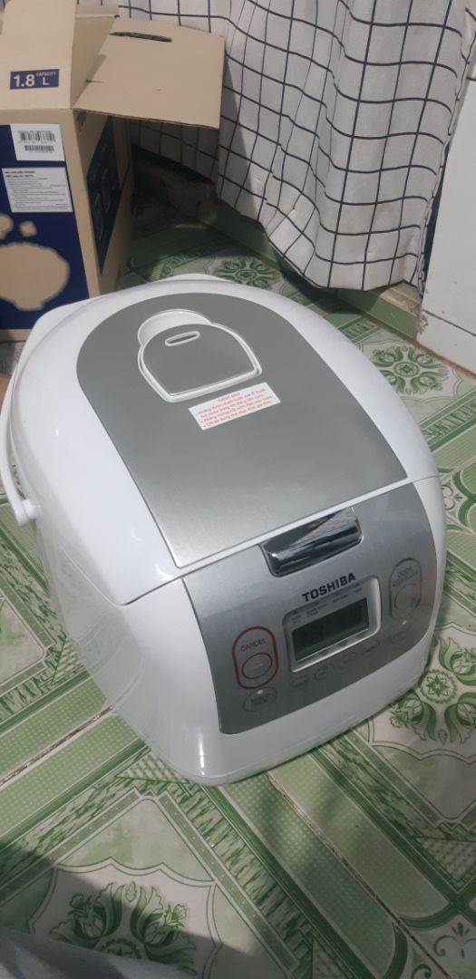 Cảm ơn tiki đã mang cho mình một chiếc nồi xinh xắn. Đắn đo mãi giữa các nhà bán hàng về giá và dịch vụ, cuối cùng chọn Tiki. Chỉ sau một ngày đặt hàng đã có sản phẩm giao tận tay,không những thế còn gửi OTP nhận hàng để tránh giao nhầm hàng giá trị cao. Nồi nhìn rất cưng và đẹp. Lòng nồi thực sự rất dày so với các sản phẩm mình đã sử dụng. Hôm nay nấu bữa đầu tiên với gạo ST25 siêu ngon luôn. Khuyên dùng nha cả nhà Cảm ơn tiki đã mang cho mình một chiếc nồi xinh xắn. Đắn đo mãi giữa các nhà bán hàng về giá và dịch vụ, cuối cùng chọn Tiki. Chỉ sau một ngày đặt hàng đã có sản phẩm giao tận tay,không những thế còn gửi OTP nhận hàng để tránh giao nhầm hàng giá trị cao. Nồi nhìn rất cưng và đẹp. Lòng nồi thực sự rất dày so với các sản phẩm mình đã sử dụng. Hôm nay nấu bữa đầu tiên với gạo ST25 siêu ngon luôn. Khuyên dùng nha cả nhà