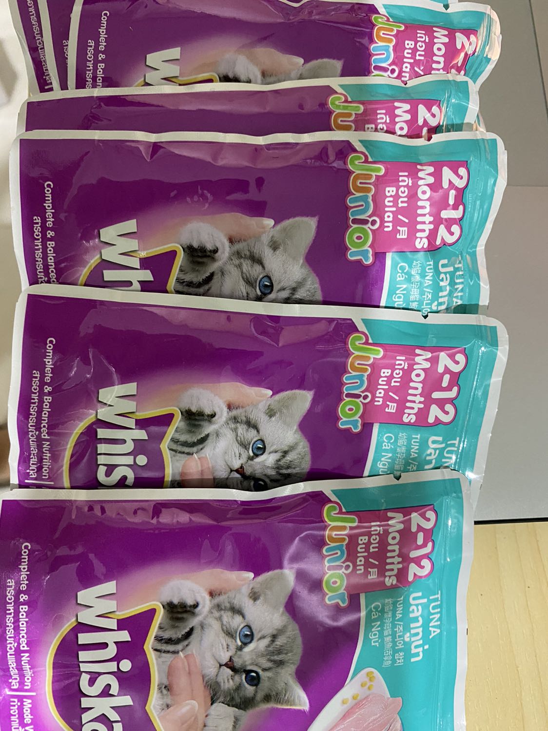 Tiki giao hàng đúng lịch hẹn. Mèo nhà mình rất thích ăn pate này. Lần đầu mua tại shop này nhưng thấy có vẻ ok. 5* ?