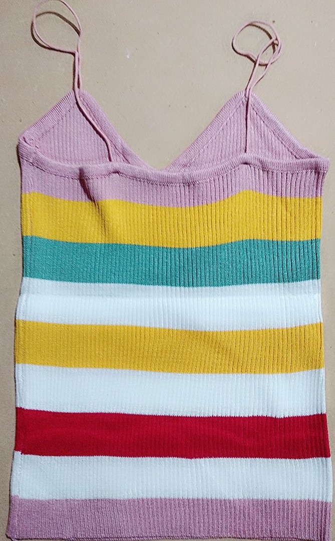 áo len dây dễ thương, giao hàng nhanh chóng                                                 .