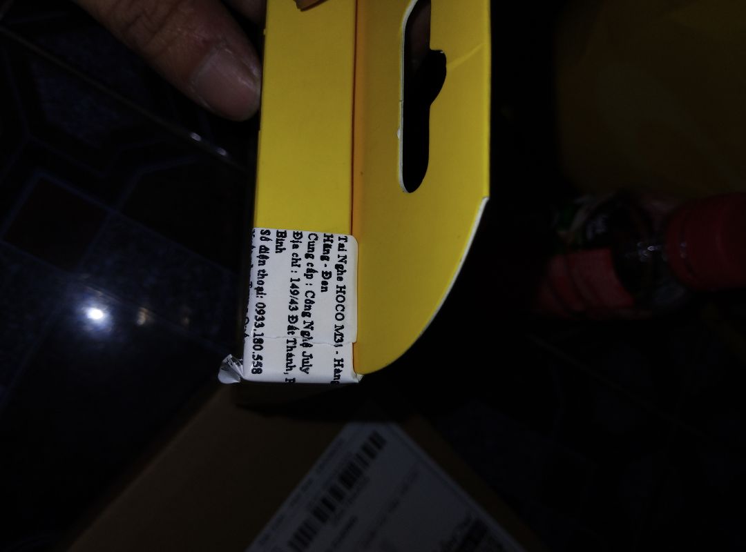 nè người bán giao hàng kiểu j v 
tụi mua tai nghe mà đua tôi chụp đen ko thấy tai nghe bịch đựng tai nghe bị xé là như thế nào