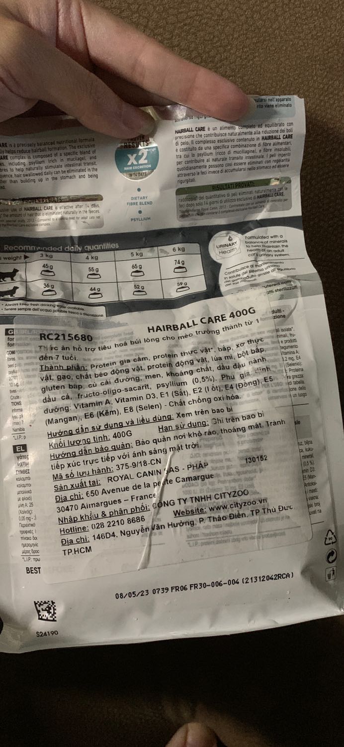 Date okay, nhưng bao bì thấy hơi cũ bà bị xé giá niêm yết. Nên thấy không ưng lắm, kiểu cứ như đang bị *** giá hay gì á