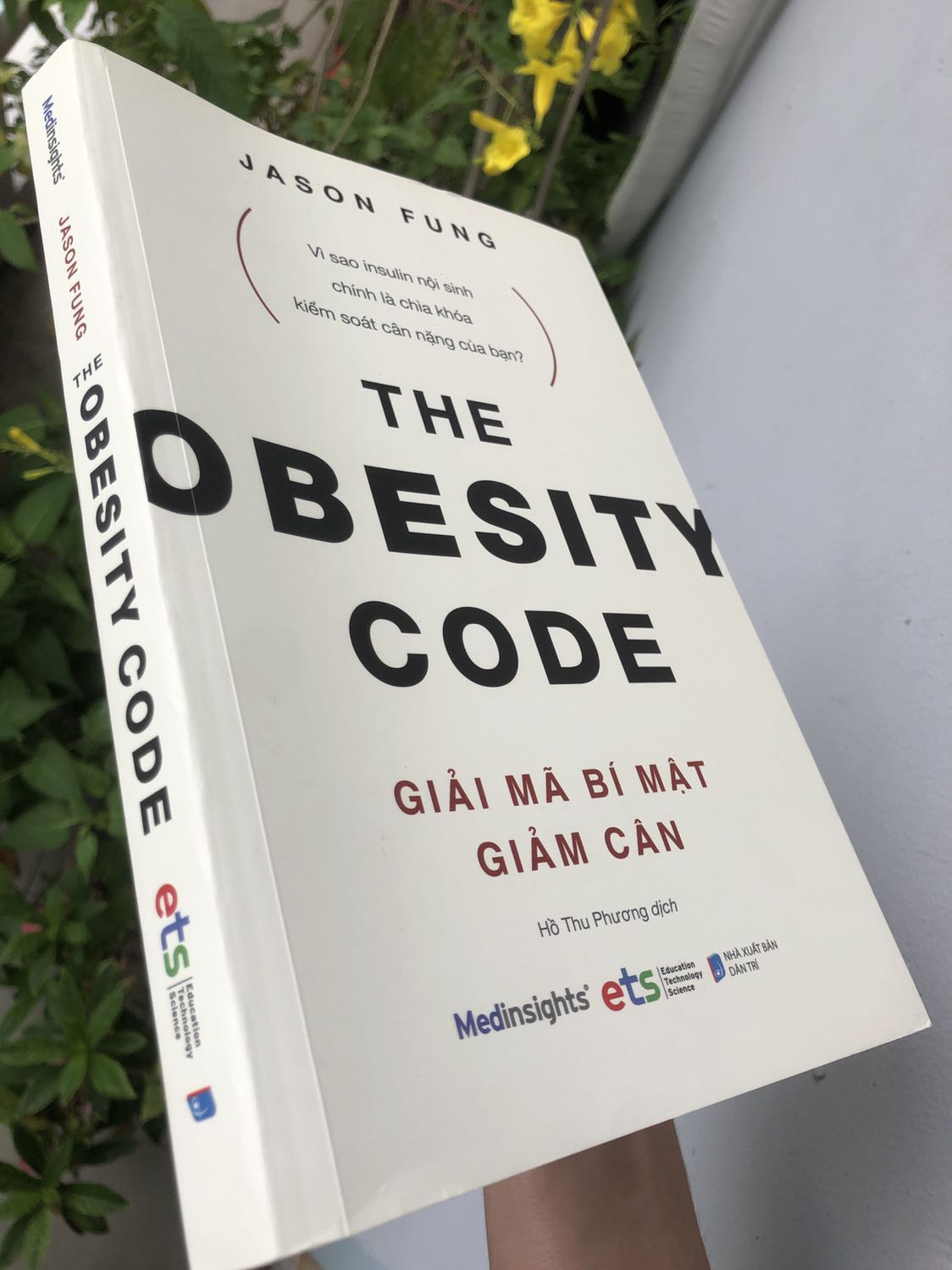 Đọc để có nhiều kiến thức hơn về dinh dưỡng, để biết y học phương Tây đã có nhiều nghiên cứu, những thành tựu, thất bại trong việc giảm cân như thế nào. Riêng phương pháp thì tôi đã chọn được phương pháp phù hợp hơn trong quyển Lưu thông máu tốt giải hoá bách bệnh của tác giả Akiyoshi Horie vì cá nhân tôi nhận thấy từ trước đến nay người Châu Á không gặp nhiều vấn đề thừa cân, vậy thì bí quyết của ông bà ta là gì??