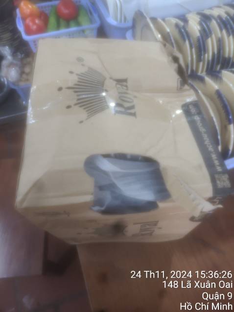 Hộp móp méo, được cái hàng giao nhanh, đúng mẫu.