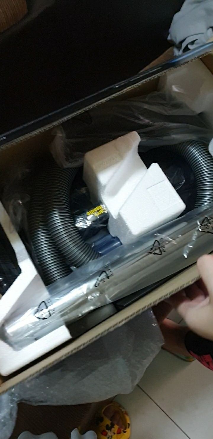 Máy hơi ồn, nói chung cũng dc, thật ra thì tính mua máy electrolux mà con mẹ điện máy chợ lớn kêu mua loại này xịn hơn nên mới mua Máy hơi ồn, nói chung cũng dc, thật ra thì tính mua máy electrolux mà con mẹ điện máy chợ lớn kêu mua loại này xịn hơn nên mới mua