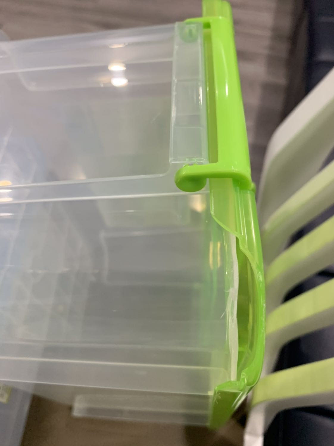 Sản phẩm giao bị nứt vỡ. Tiki đổi giúp mình