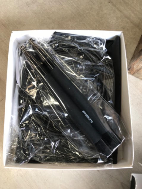 Shop giao sai hàng. Đặt màu đen mà đi giao màu cam. Và shop đã đổi trả giao đúng màu lần sau. Thanks shop Shop giao sai hàng. Đặt màu đen mà đi giao màu cam. Và shop đã đổi trả giao đúng màu lần sau. Thanks shop
