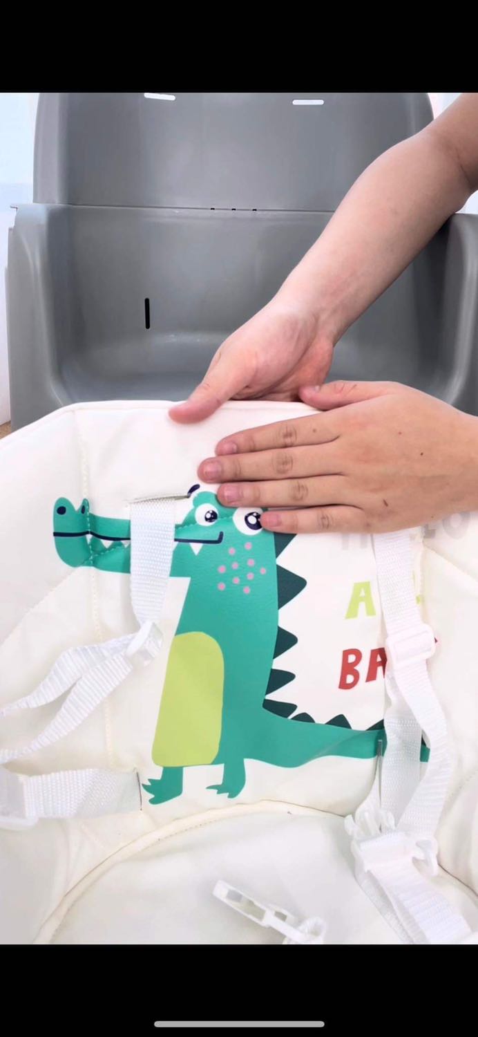 Ban đầu còn lăn tăn nhưng khi nhận hàng thì thấy hàng cực ok so với giá tiền bỏ ra, hình xinh, ghế chắc chắn, nhiều chức năng tính ra mua 1 mà được tận 4, khá tiện lợi, mẹ nào đang lăn tăn thì nên tham khảo ghế này nhé