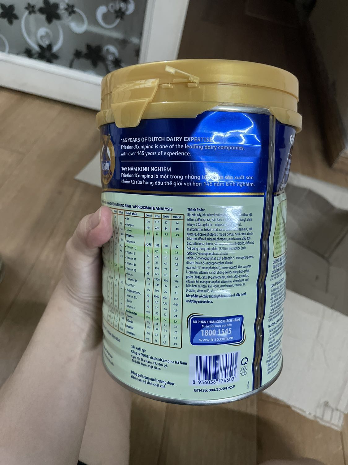 Hộp sữa thì móp méo, khằn của nắp nhựa cũg k có *** nào có, thùng ngoài thì vừa rách vừa móp, gọi tiki để thu hồi thì ì à ì ạch, 3-4 ngày rồi chưa thấy tới, mua hàng của các shop thì sợ k uy tín, đằng này mua của tiki trading cũng chẳng  khá hơn, thật là mất hết uy tín và lòng tin của khách hàng!