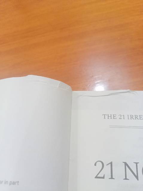 Bị rách ở các trang đầu rất tệ