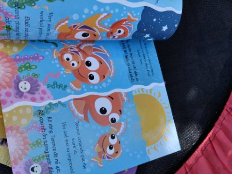 Sách rất đẹp, giống y như mấy quyển ehon Châu Âu phiên bản nhỏ, giá rẻ hơn rất nhiều