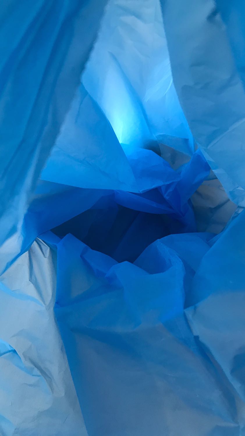 Túi ok nhưng đáy tke túm lại nên không thích lắm. Chưa dùng nên kg biết có đủ dày kg nhưng thấy cũng kg quá mỏng