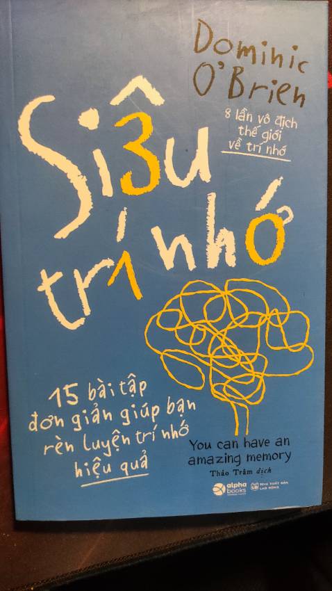 Mình khá thất vọng về nhà bán hàng lần này. Mình ko hay đánh giá 1 sao nhưng lần này ko thể khác được bởi. Thứ nhất đóng gói rất tệ, sách ko hề có seal hay bọc chống sốc nào cả mà chỉ có vài miếng bìa được nhét bên trong cái này có thể bỏ qua đc. Nội dung sách bên trong mình mới mua , chưa đọc nên mình chưa đánh giá. Tuy nhiên khi mình chụp lại sản phẩm để review thì trang cuối của sách làm mình thất vọng. Nhà bán hàng đưa cho mình sách cũ đã đành đây lại vừa cũ vừa bẩn. Thành ra thật sự mình không ưng ý với việc mua sản phầm lần này 1 chút nào. Đánh giá 1 sao