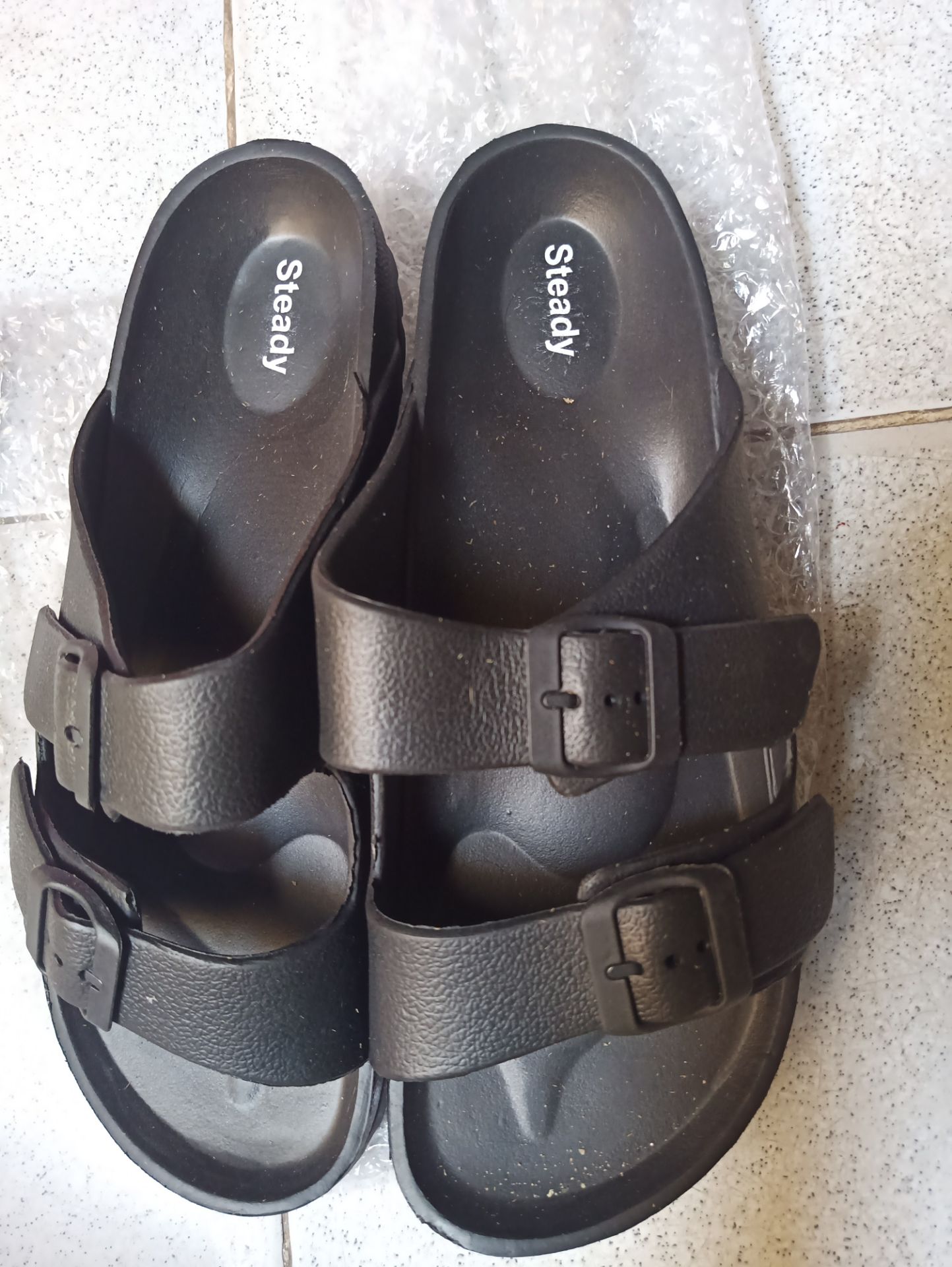 dép mang hơi bị đau chân, ko thoả mái