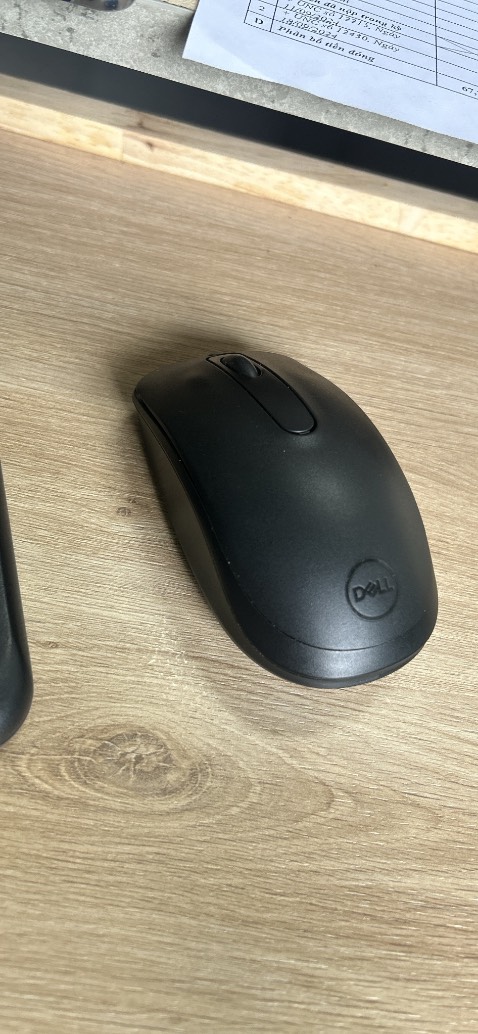 Hàng giao đúng mô tả, cầm chắc tay. Phím bấm chuột nhạy. Giao hàng nhanh chóng.