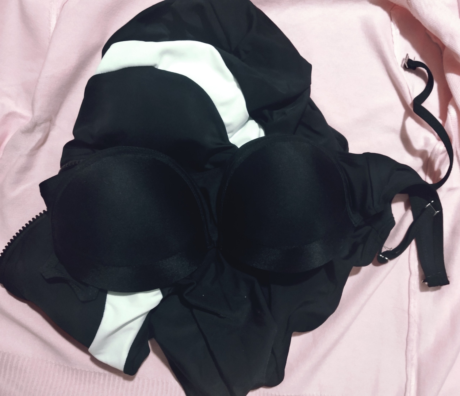 Xinh lắm ạ, cuối tuần này mới được đi Vũng Tàu. Rất thích bộ này. Xinh lắm ạ, cuối tuần này mới được đi Vũng Tàu. Rất thích bộ này.