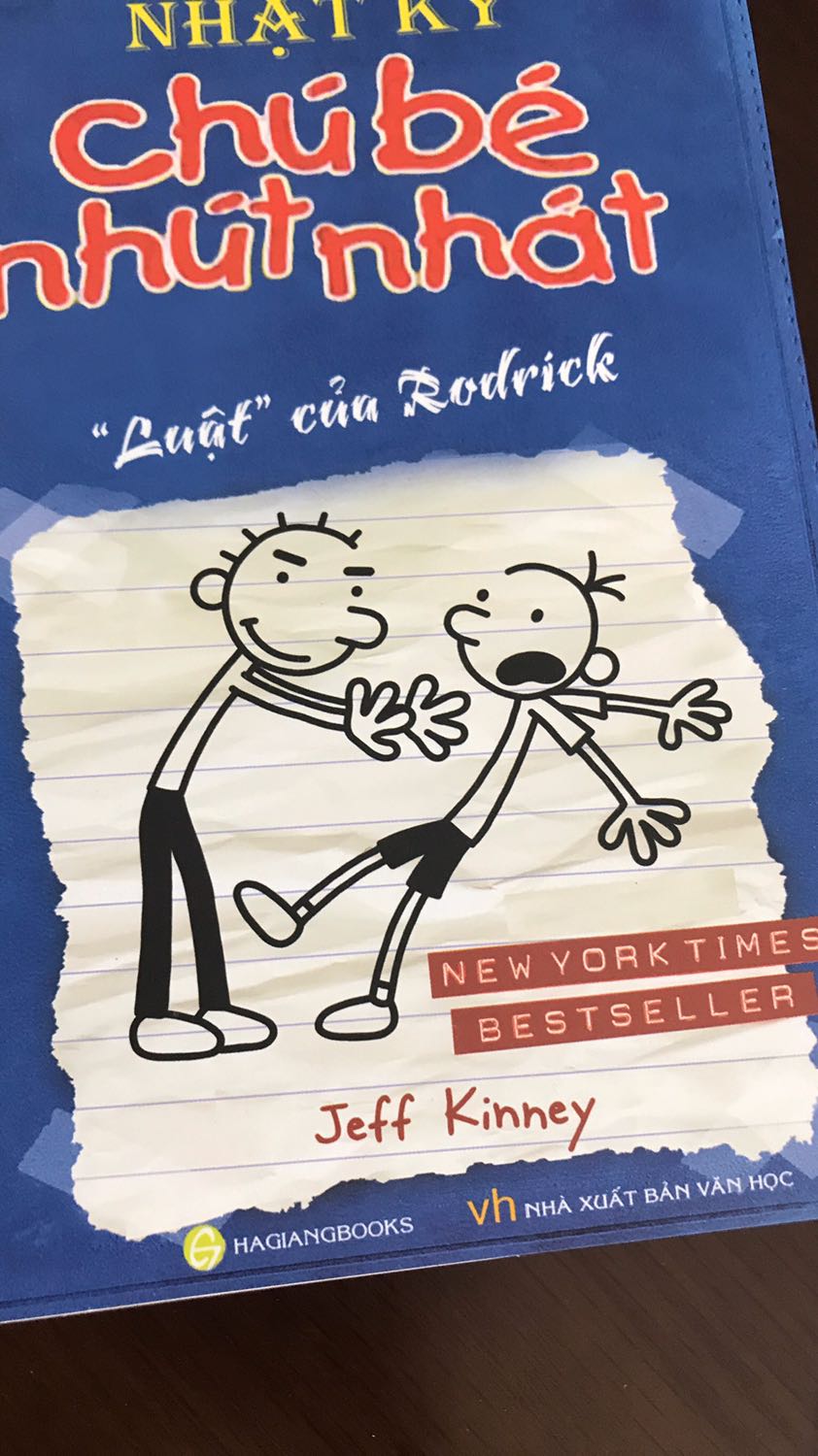 Sách hơi bẩn, gáy sách bẩn, dính băng keo, toàn là sách cũ đọc rồi