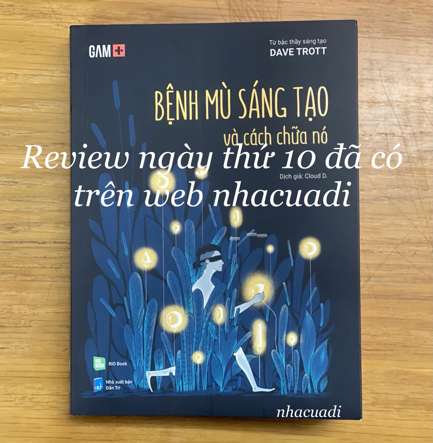 Quyển này là 75 câu chuyện rất thú vị về sự sáng tạo, không chỉ trong quảng cáo mà còn là các lĩnh vực khác trong đời sống. Review chi tiết đã có ở web nhacuadi, mọi người có thể tham khảo.
Tiki giao sách nguyên vẹn, không móp méo trầy xước, còn được bỏ vào túi nilon dán. 
Giấy đẹp và rất chất lượng.