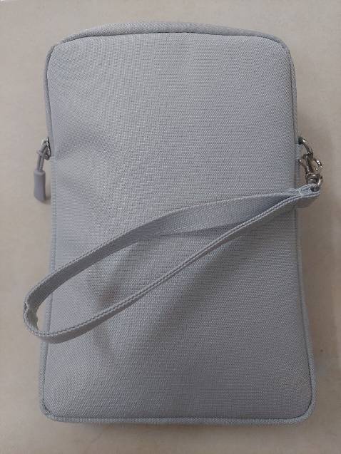 Túi đẹp, để được 2 điện thoại to, hoặc 1 điện thoại to và 1 máy tính bản hoặc ipad mini