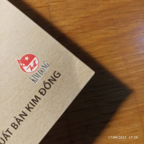 Vận chuyển hơi móp xíu, còn lại ổn Vận chuyển hơi móp xíu, còn lại ổn