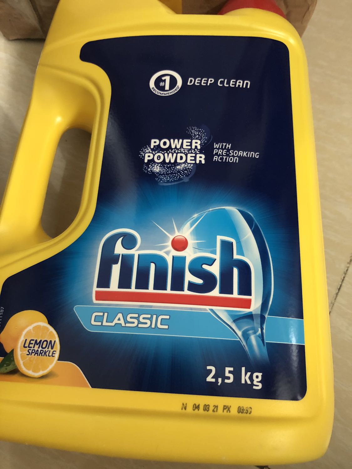 Shop cho mình hỏi sao hạn sử dụng ở chai bột có thể xoá dễ dàng vậy?