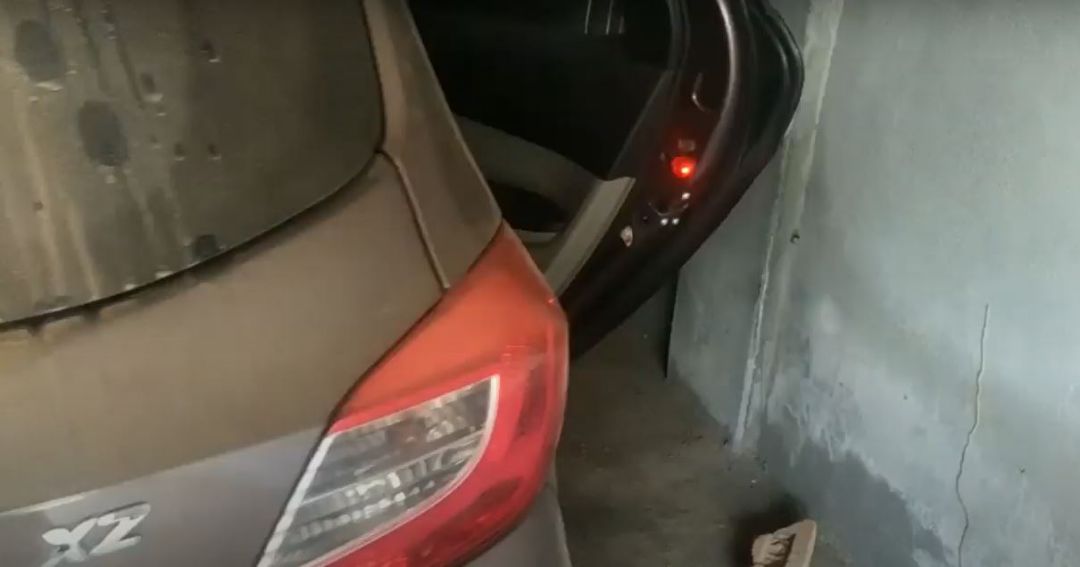 đèn nhỏ gọn, không bị cộm khi gắn cửa xe, mở cửa xe đèn tự động nháy luôn. tiện phết. ok nhé shop