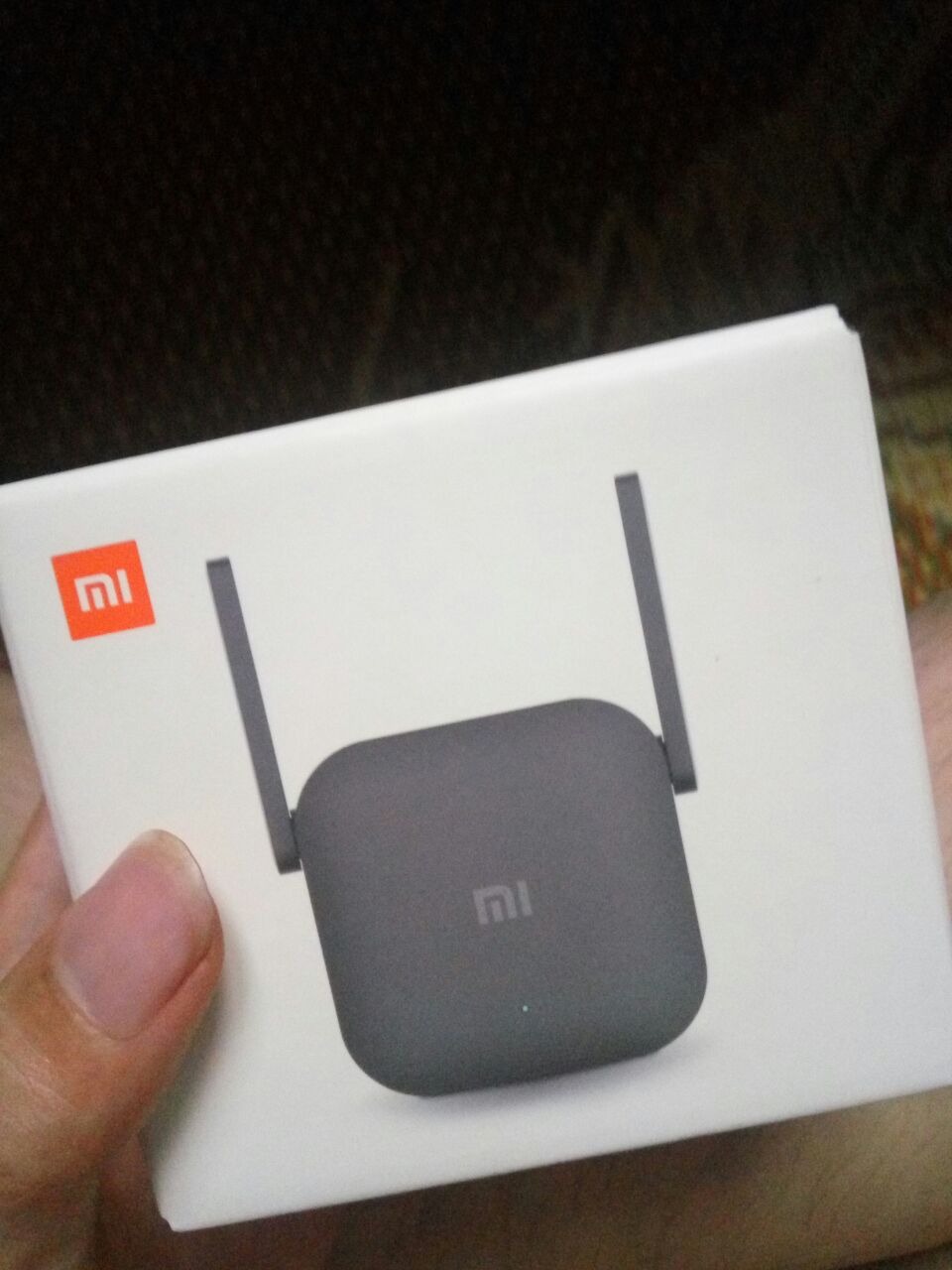 Cài đặt khá nhanh qua Mi Home (Lưu ý: ứng dụng này có thể có chứa mã độc của xiao mi, ae nên cân nhắc trước khi cài, mà không cài thì không config được :)) mẹ nó best xiao mi, ae reverse bỏ mã độc đi, mình bỏ mã độc đi thì vẫn cài bình thường nhé, ae nào ko tin thì upload apk của Mi Home lên virustotal thì biết)
Tốc độ nhanh hơn (x3) con Mi Repeater 2 (Điều hiển nhiên)
Mới sử dụng, để lâu lâu xem có sao không :3
Giao hàng nhanh, hôm nay đặt hôm sau có ngay. Mà tiki dự kiến lâu hơn, giật mình khi anh giao hàng gọi điện :(