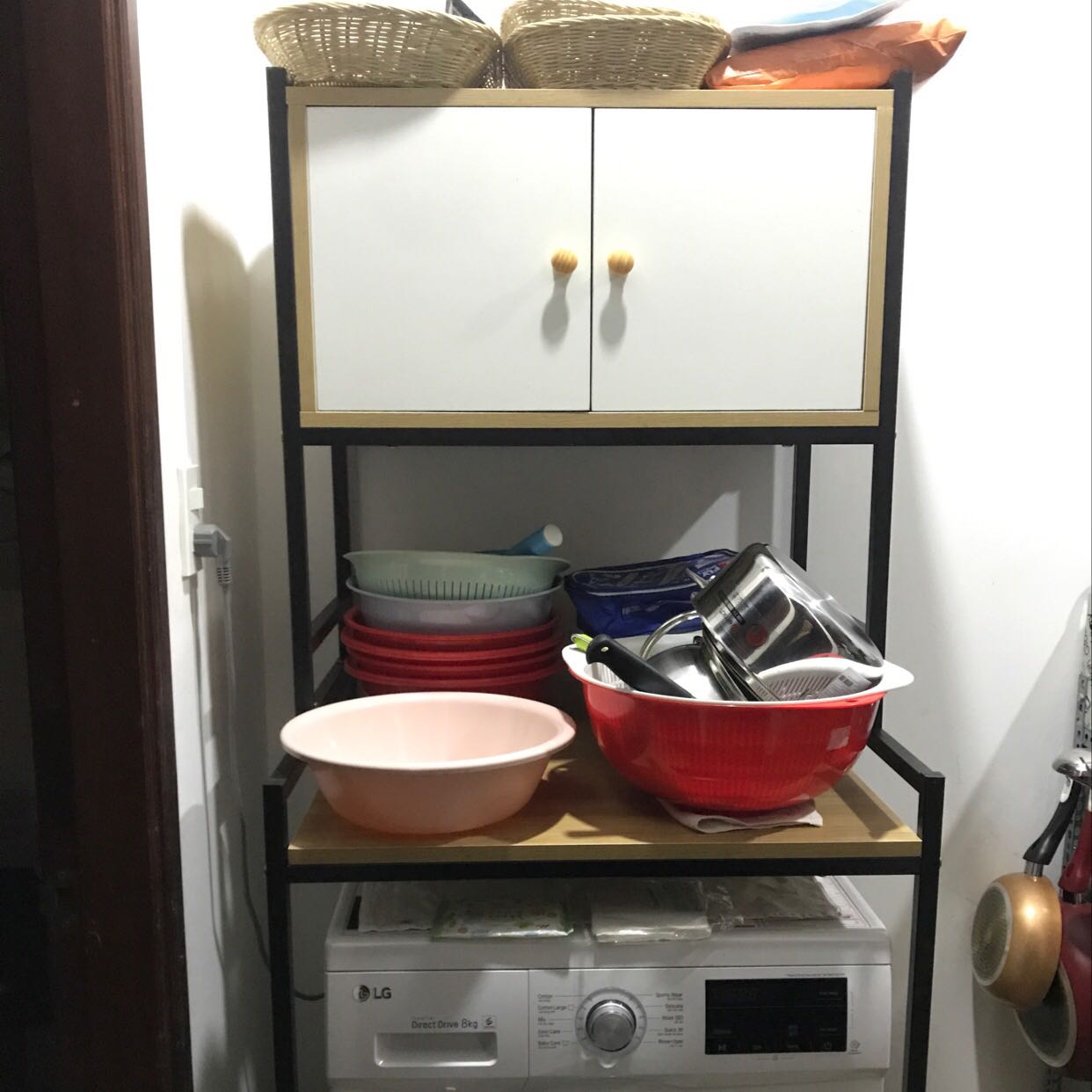 Khá tốt, kệ chắc chắn, giao hàng nhanh, điểm trừ là không có hướng dẫn lắp ráp