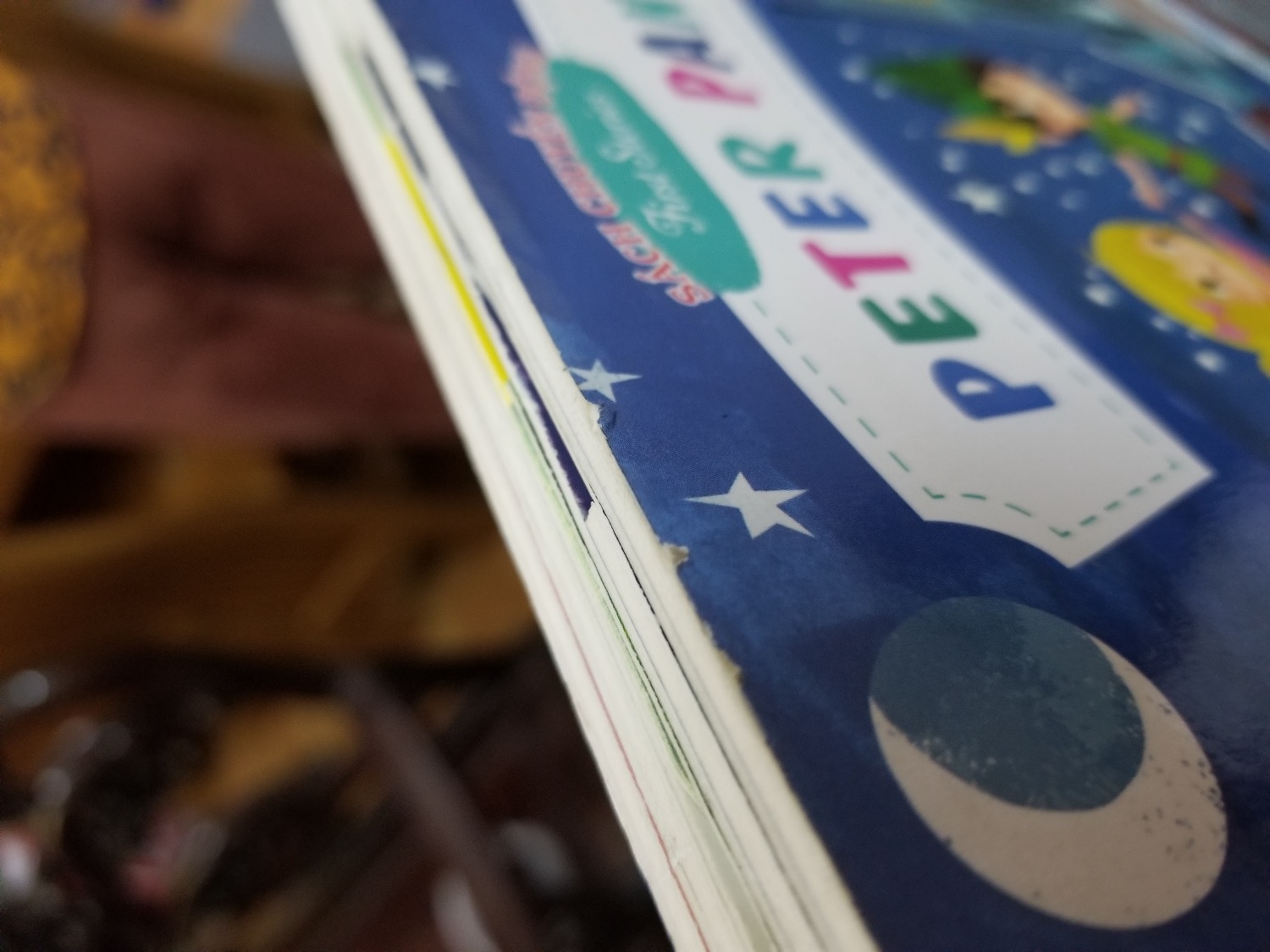 Sách cũ, bẩn, bên trong lại còn rách nữa. Mua về để đem tặng mà nhận hàng như kiểu sách dùng rồi. Rất thất vọng!