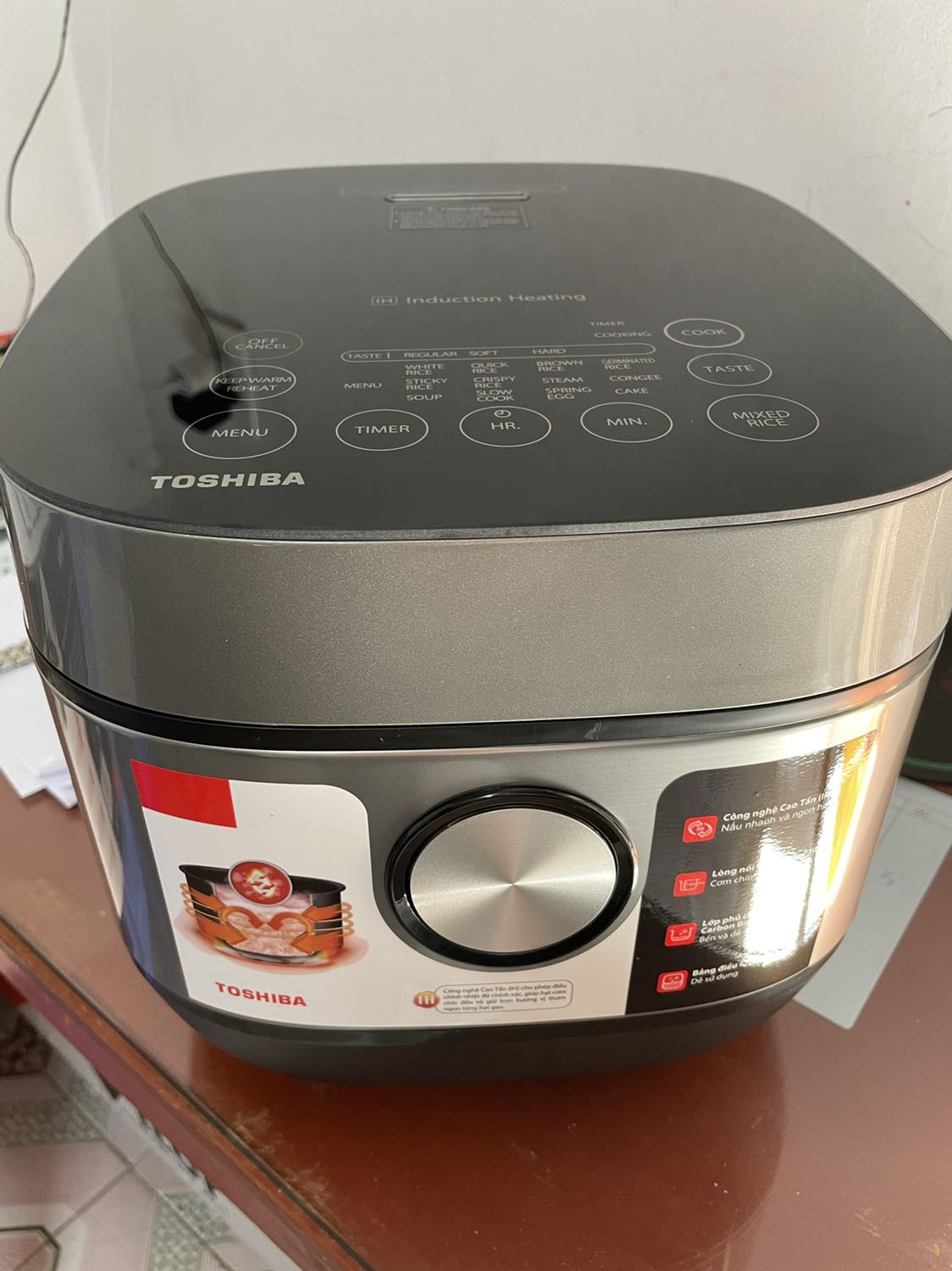 Nồi cơm nhìn bắt mắt và được đóng gói cẩn thận. Tuy nhiên, nhân viên giao hàng còn chưa được tốt khi giao tiếp với khách hàng.
Tôi vẫn đánh giá sản phẩm này 5 sao và hy vọng đội ngũ giao hàng cần chuyên nghiệp hơn.
Nồi cơm điện cao tần này có bền hay không thì phải xem một khoảng thời gian sử dụng nữa mới đánh giá được.