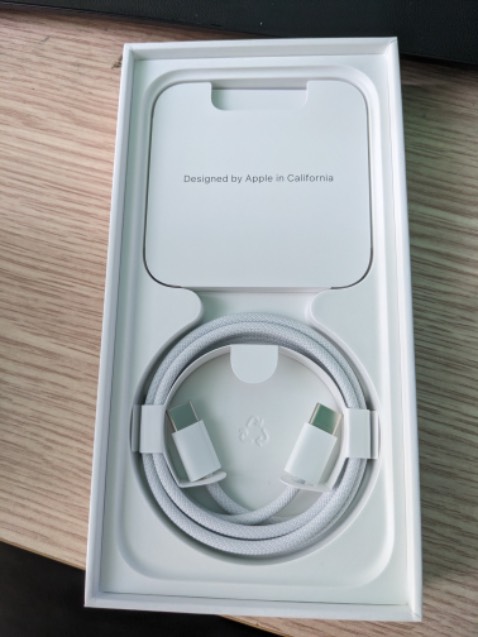 Tiki Giao hàng siêu nhanh, chuẩn. Giá cực tốt, mua ngay đợt khuyến mãi được tặng kèm Adapter Anker 30W