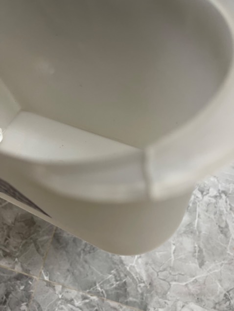 Hàng lỗi mang về đã vỡ bên trong chất lượng nhựa đểu  tốt nhất đừng mua