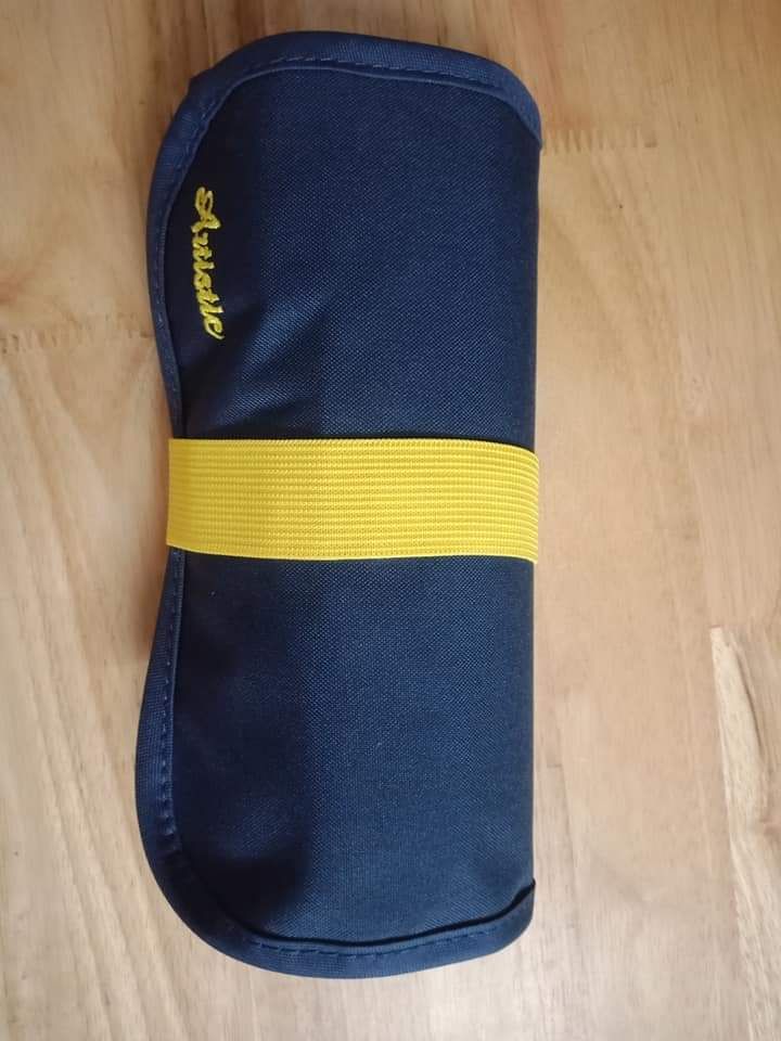 Mua giá sale thì còn ổn chứ mua giá ko sale thì quá max so với chất lượng chì. mình đã *** đó ạ! mình ko thích vẽ di chì nên bút di chì mình ko hề động đến. mình mua cả ship là 186k nhé. nên mình để mức hài lòng ạ. đi đâu vẽ tha cái này đi tiện lém nhé!