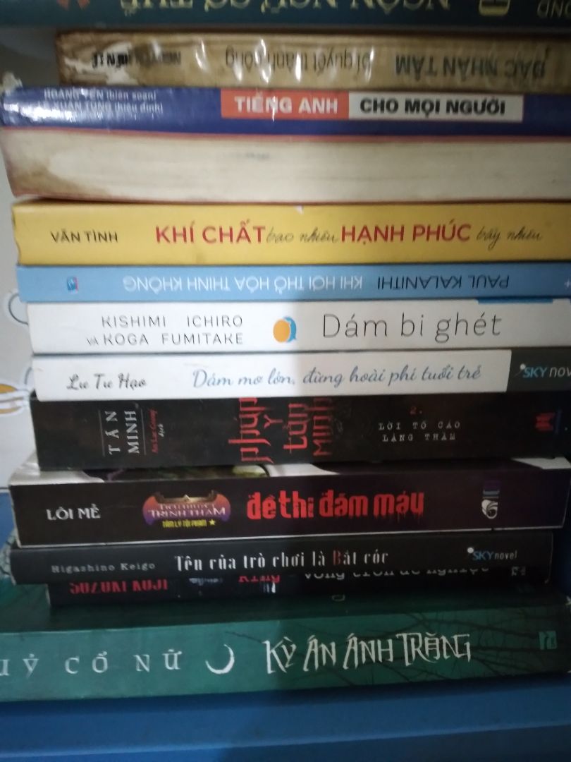 đánh giá shop 5saooo luôn nha , mới nhận sách mùi nó thơm lắm với cả anh shipper rất thân thiện nên good lắm nha