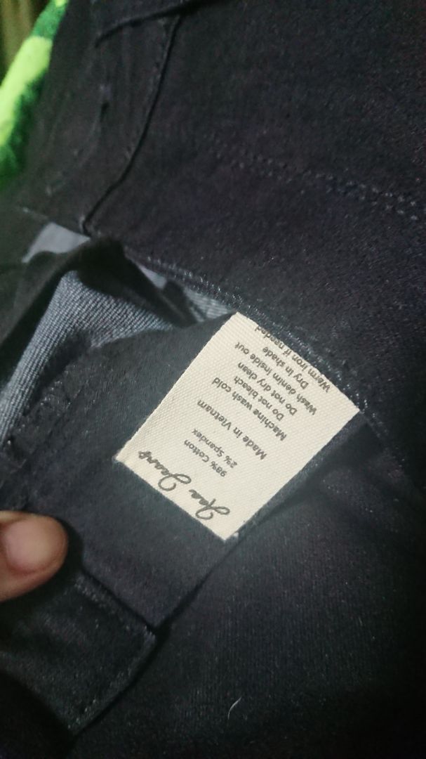 San pham chinh chu tung chi tiet nho, quan qua dep. Ban dau minh chon nham size, lien he voi shop thi duoc giai quyet doi nhanh, gon, le. Cham soc khach hang rat tot, shop de thuong lam.