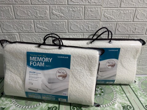 coi bên *** giá 483k discount còn 434k, canh flash sale giá cũng chỉ xuống 282k hoặc 306k tuỳ lúc… mà qua Tiki check thử thấy 242k cũng ngờ ngợ lắm!! Inbox hỏi support thì được đảm bảo là hàng chính hãng nhưng pp bởi Tiki. Ok đặt thử 2 cái thì kết quả như hình, rất Ok nhé, hàng chuẩn!!