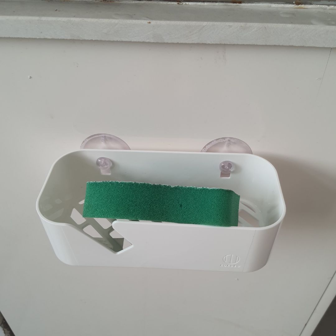 sản phẩm đẹp, tuy nhiên hút dính hơi yếu, nên các bạn để nhẹ thôi ko nó rơi nhé.