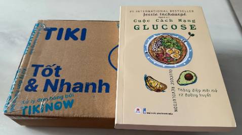 Mình đã theo dõi cách ăn uống của chị Jessie Inchauspé trên YouTube từ rất lâu rồi và đã làm theo 10 mẹo để giảm lượng đường trong máu và chống việc bị kháng insulin, kể cả khi mình không bị tiểu đường. Bên cạnh đó, mình chơi thể thao và áp dụng cách này giúp mình giảm mỡ và xây dựng cơ thể của một vận động viên đúng nghĩa.
